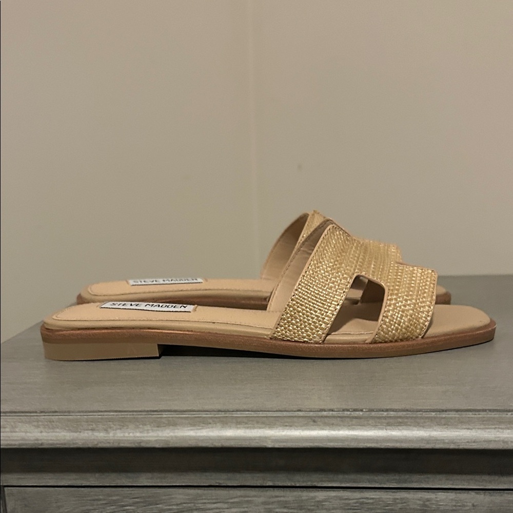 Steve Madden Textured Woven Sandals NWOB Size 6.5 - Picture 2 of 6
